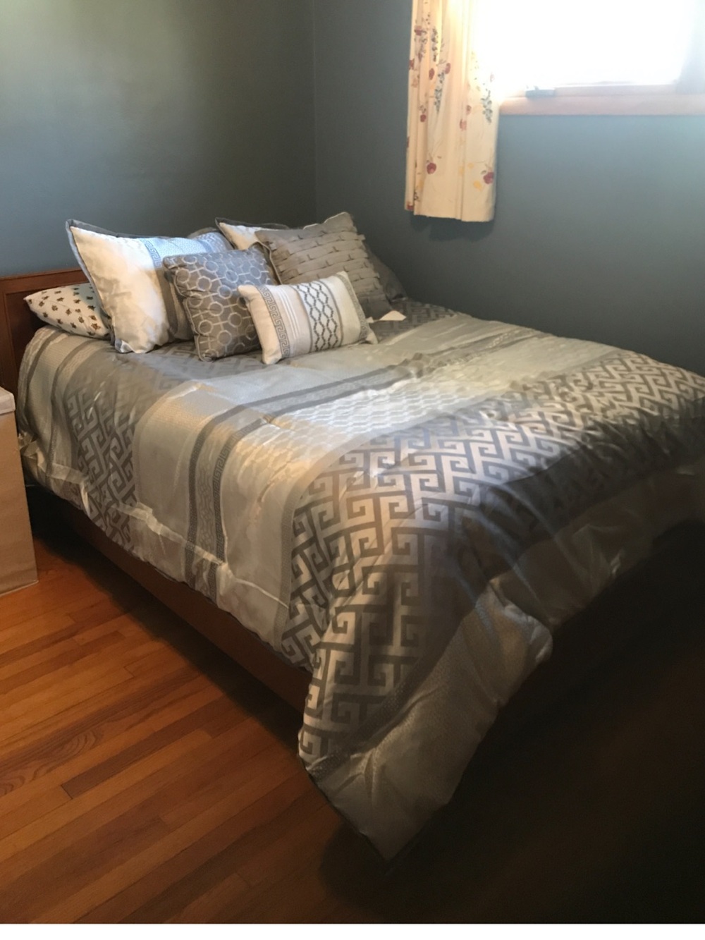 Full Size Gray Madison Park comforter Set Bed